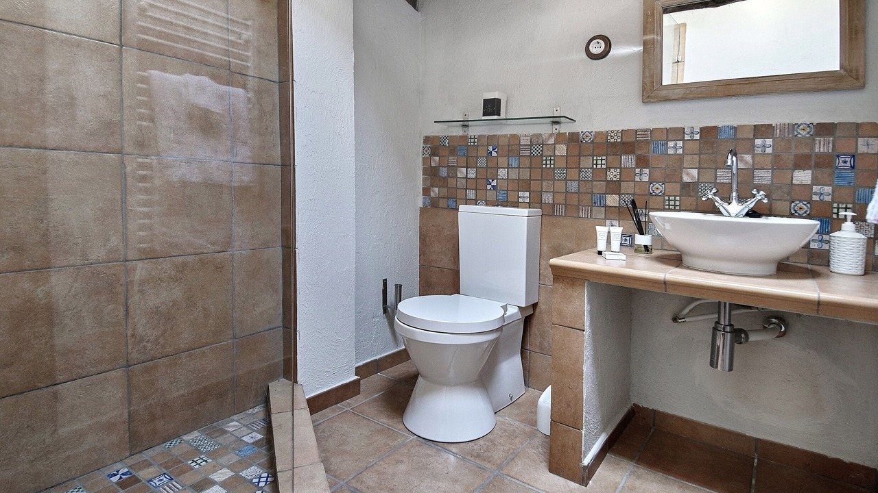 Photo of Bathroom in Ayllon