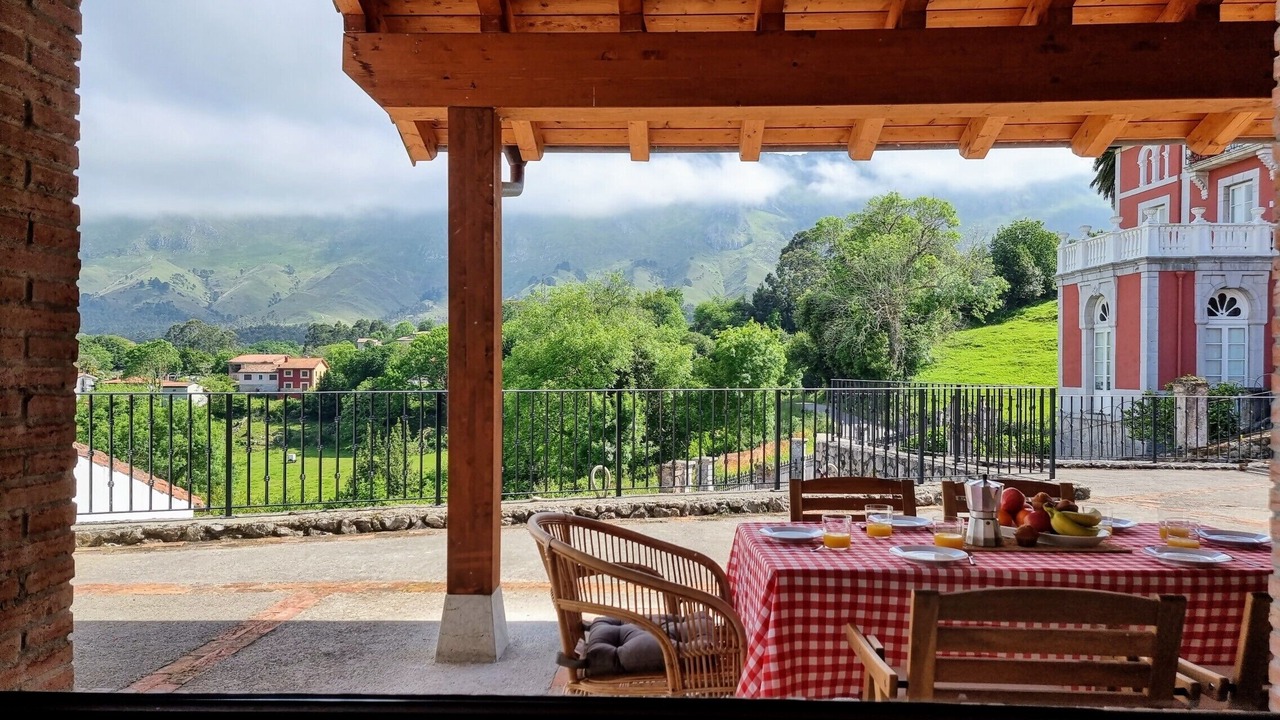 Photo of Patio Balcony in Parres Municipality