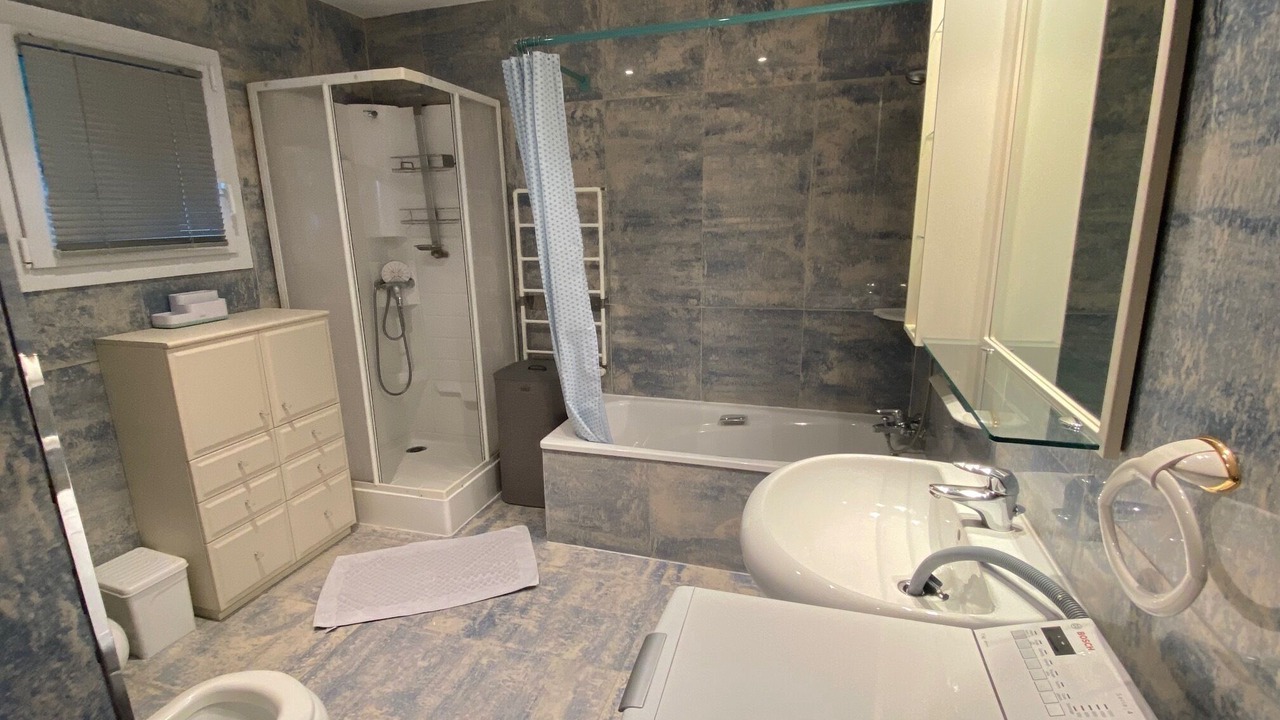 Photo of Bathroom in Palau-Saverdera