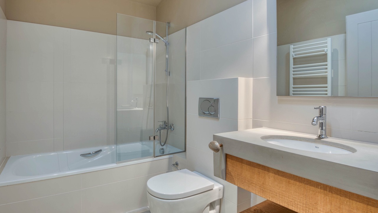 Photo of Bathroom in Monells