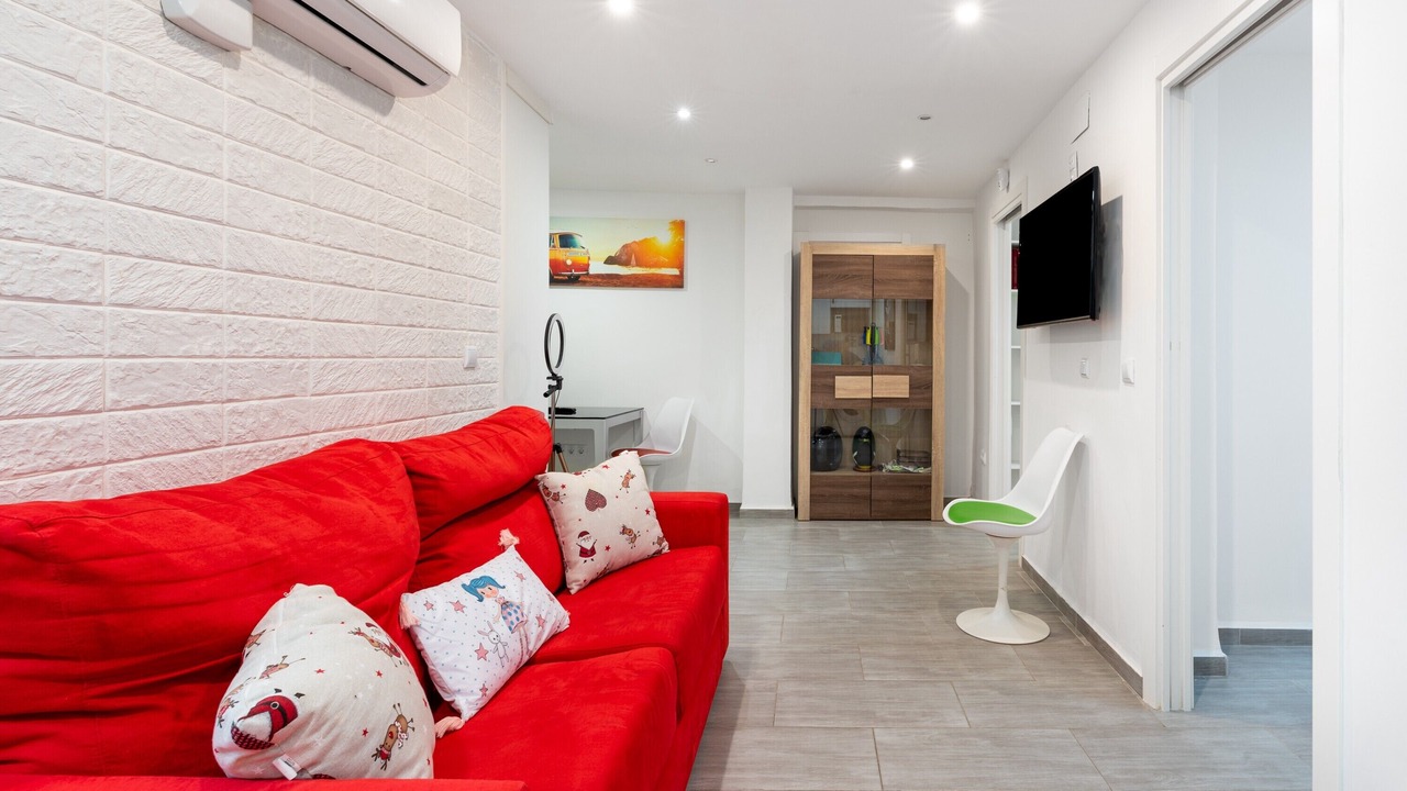 Photo of Livingroom in R.E.N.F.E.