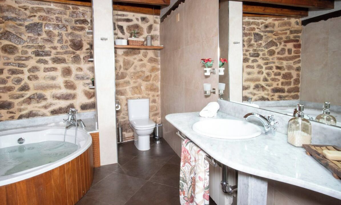 Photo of Bathroom in Pesquera