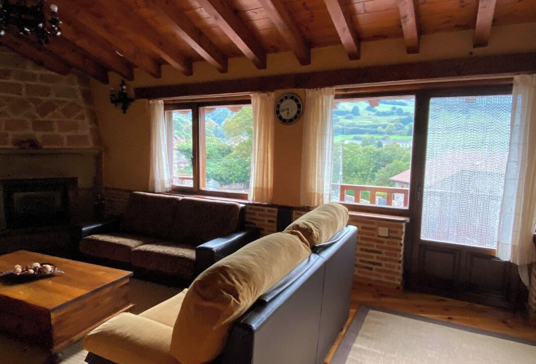 Photo of Livingroom in Pesquera