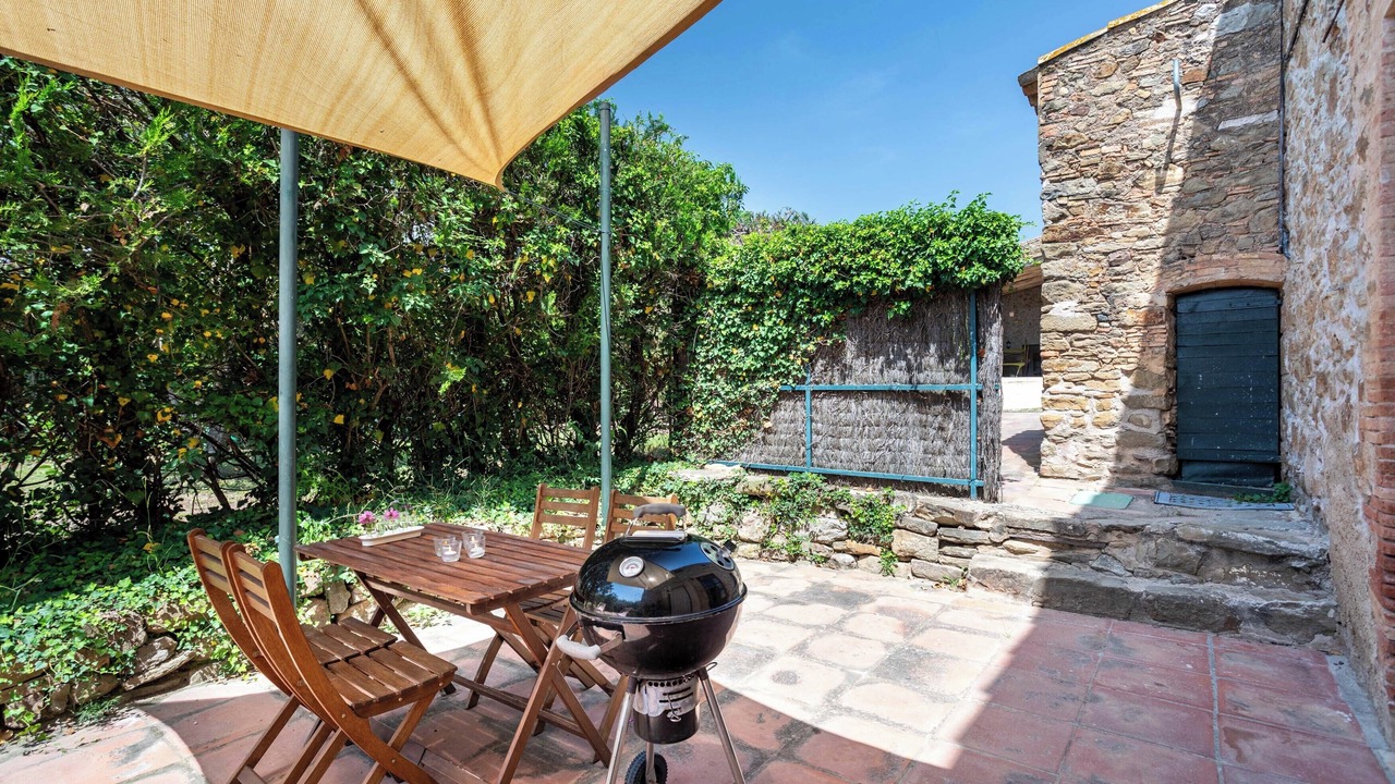 Photo of Outdoor in Pins