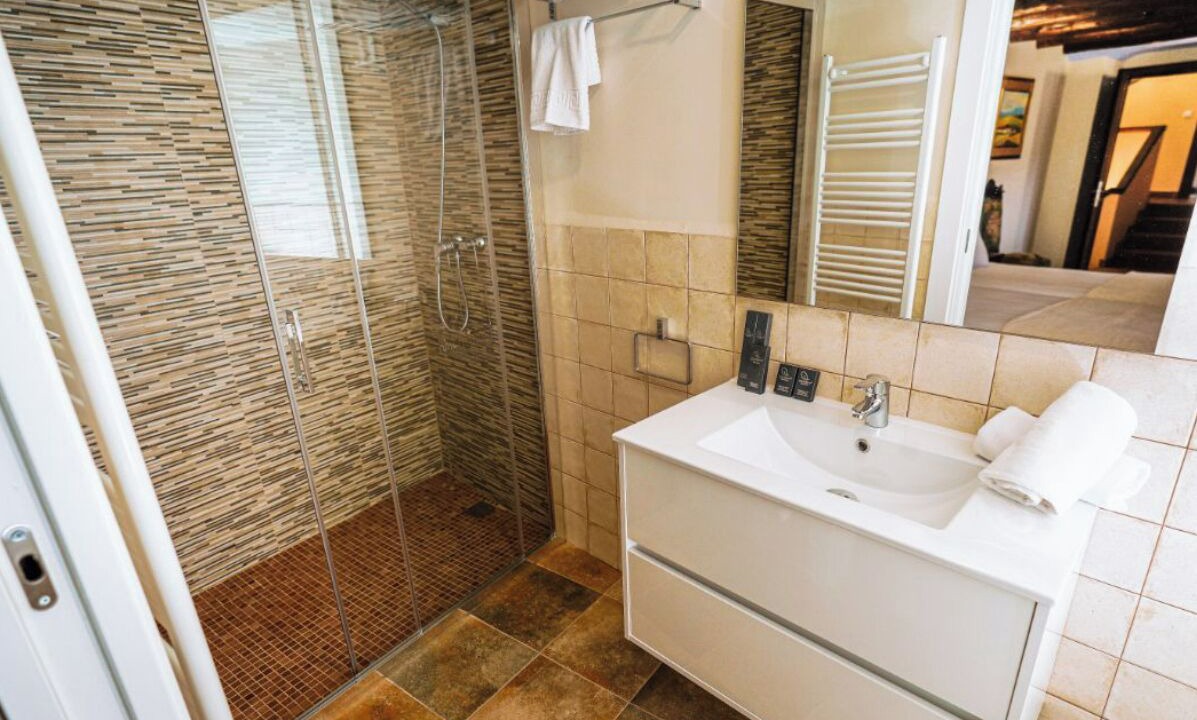 Photo of Bathroom in Huerta de Vero