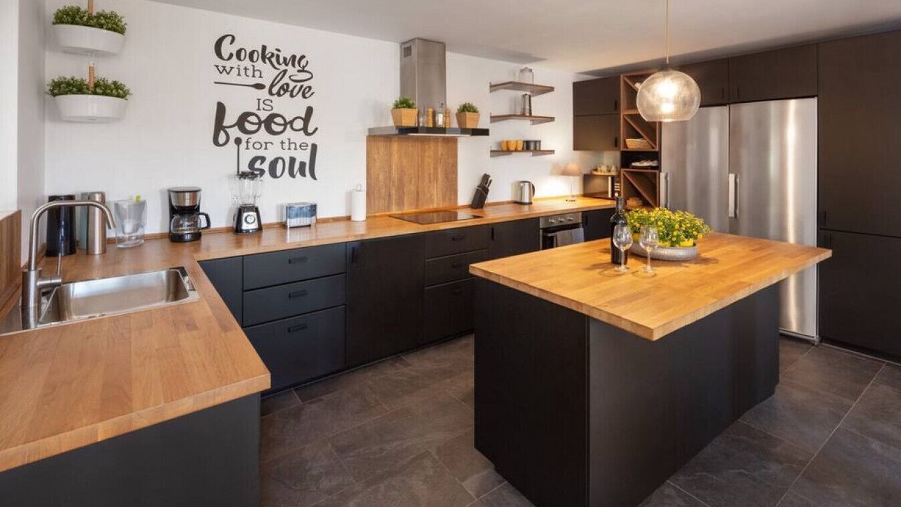 Photo of Kitchen in El Faro