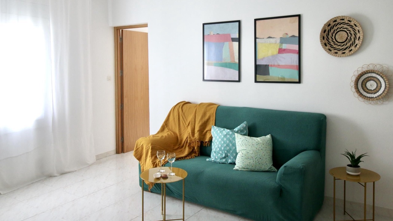 Photo of Livingroom in Roses Town Center