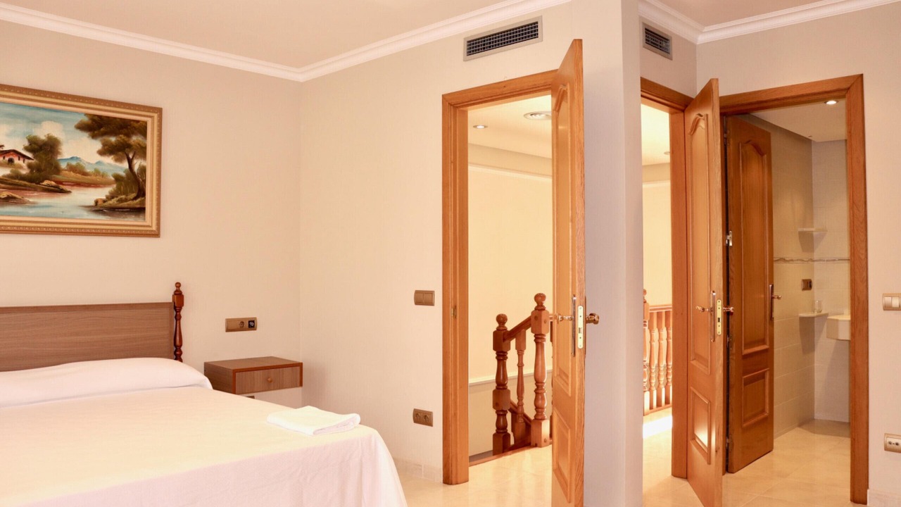 Photo of Bedroom in Pals