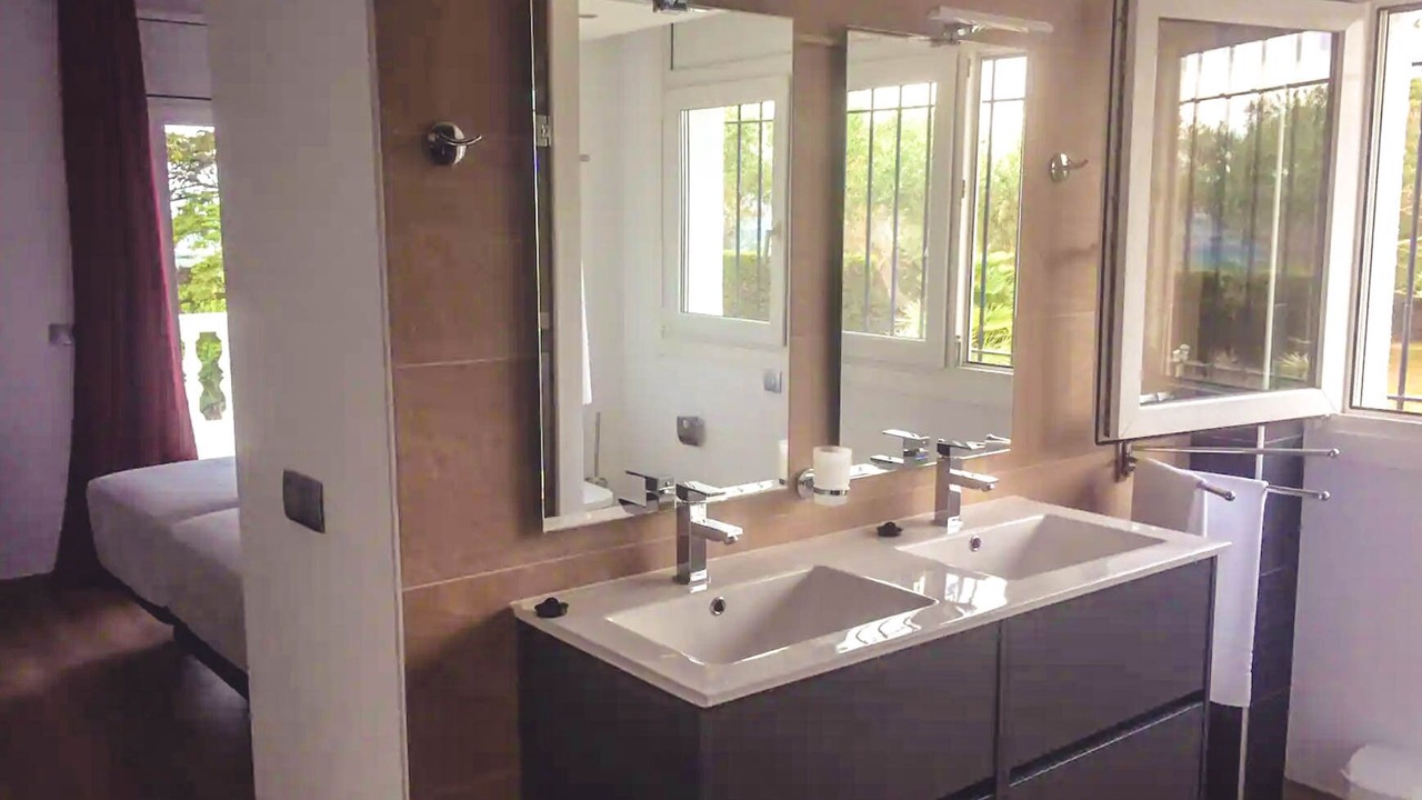 Photo of Bathroom in Garriguella