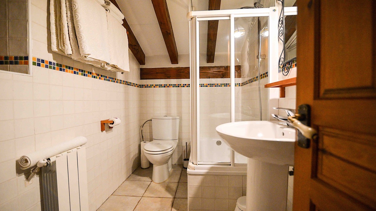 Photo of Bathroom in Tudes
