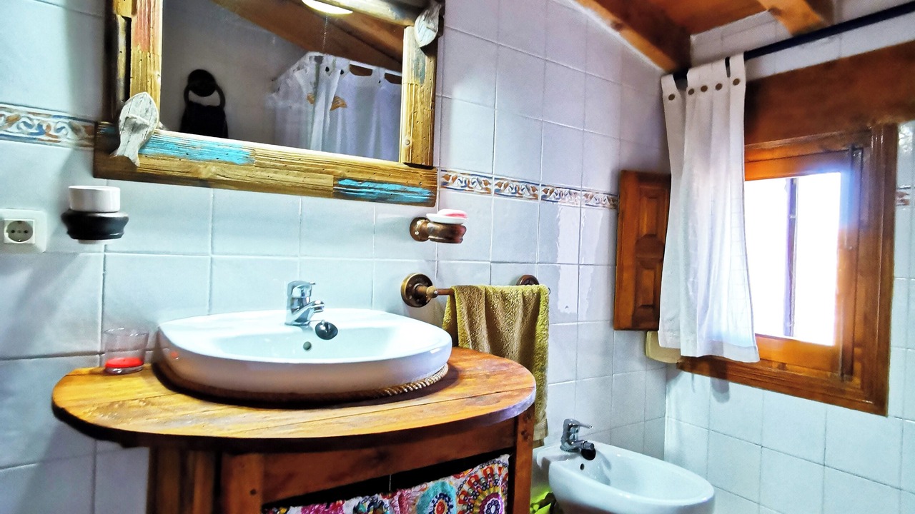Photo of Bathroom in Ligos
