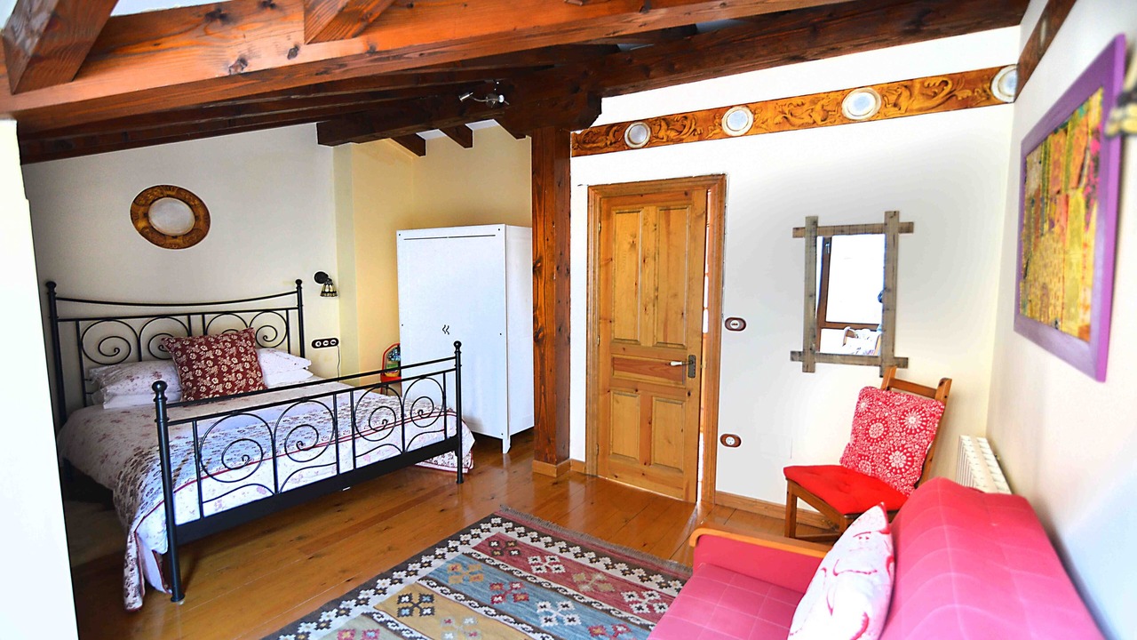 Photo of Bedroom in Tudes