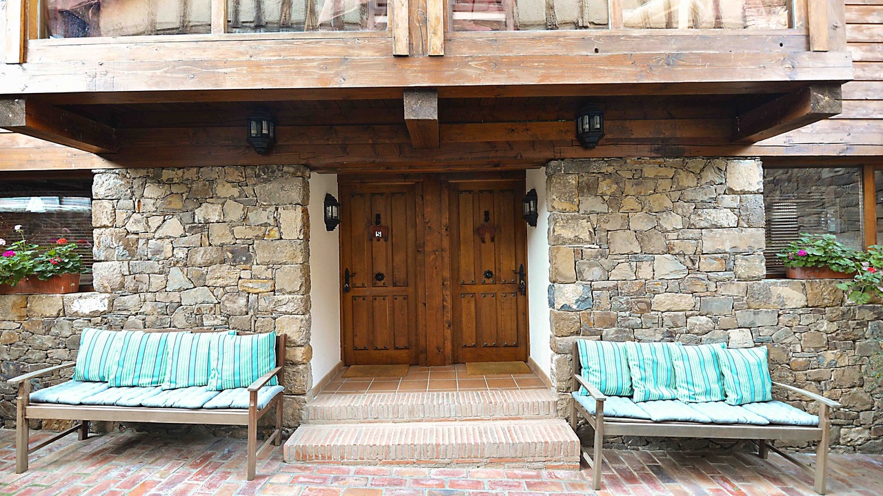 Photo of Outdoor in Tudes
