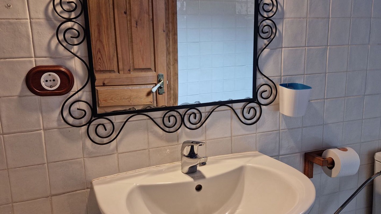 Photo of Bathroom in Tudes