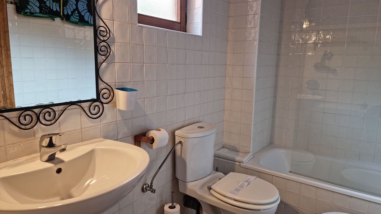 Photo of Bathroom in Tudes