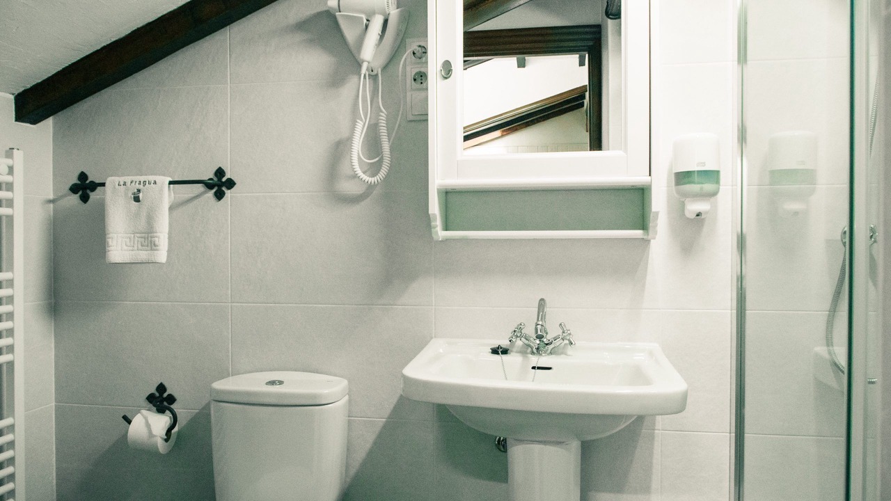 Photo of Bathroom in Aliezo