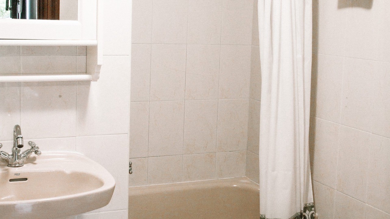 Photo of Bathroom in Aliezo