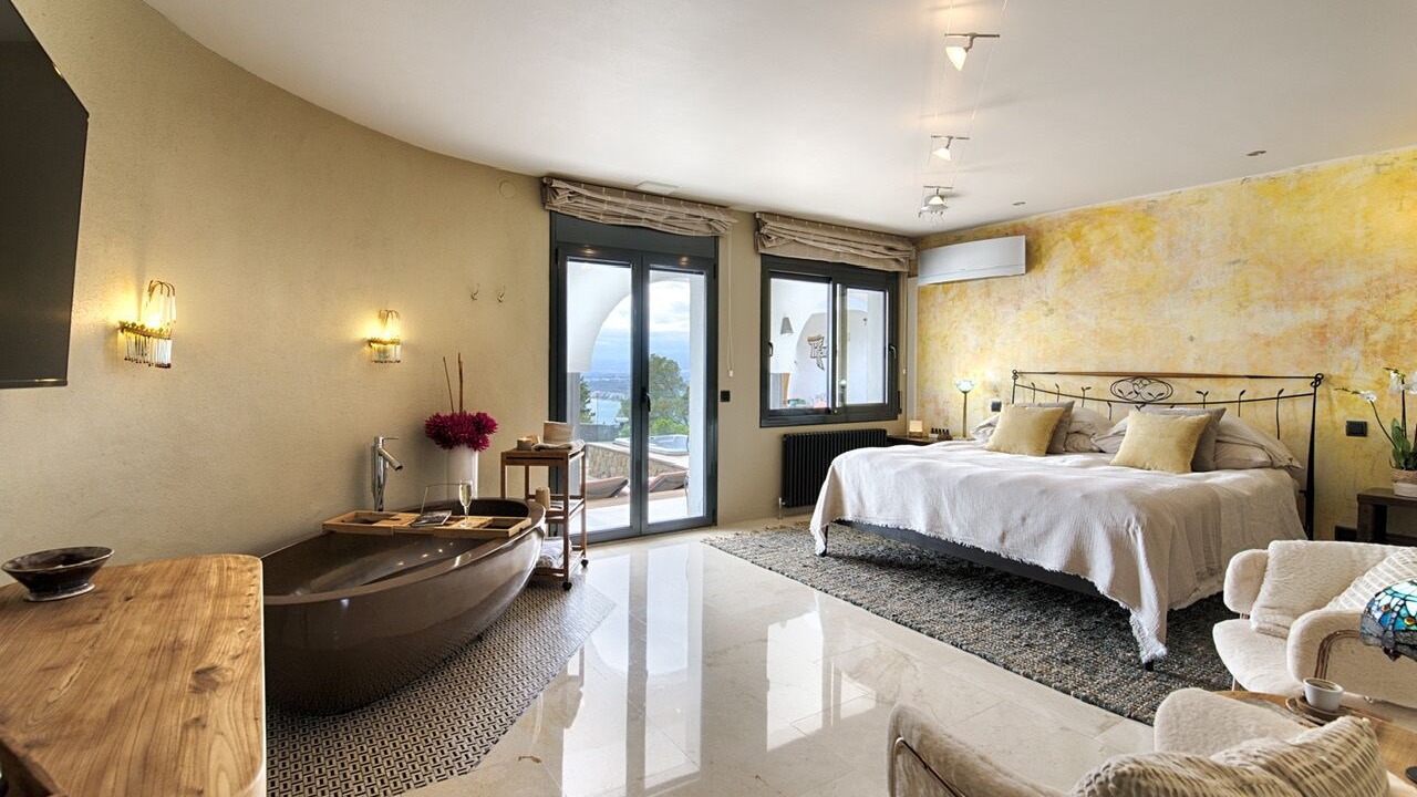 Photo of Bedroom in Roses Town Center