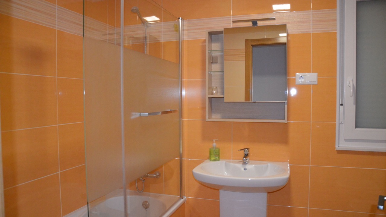 Photo of Bathroom in Burela
