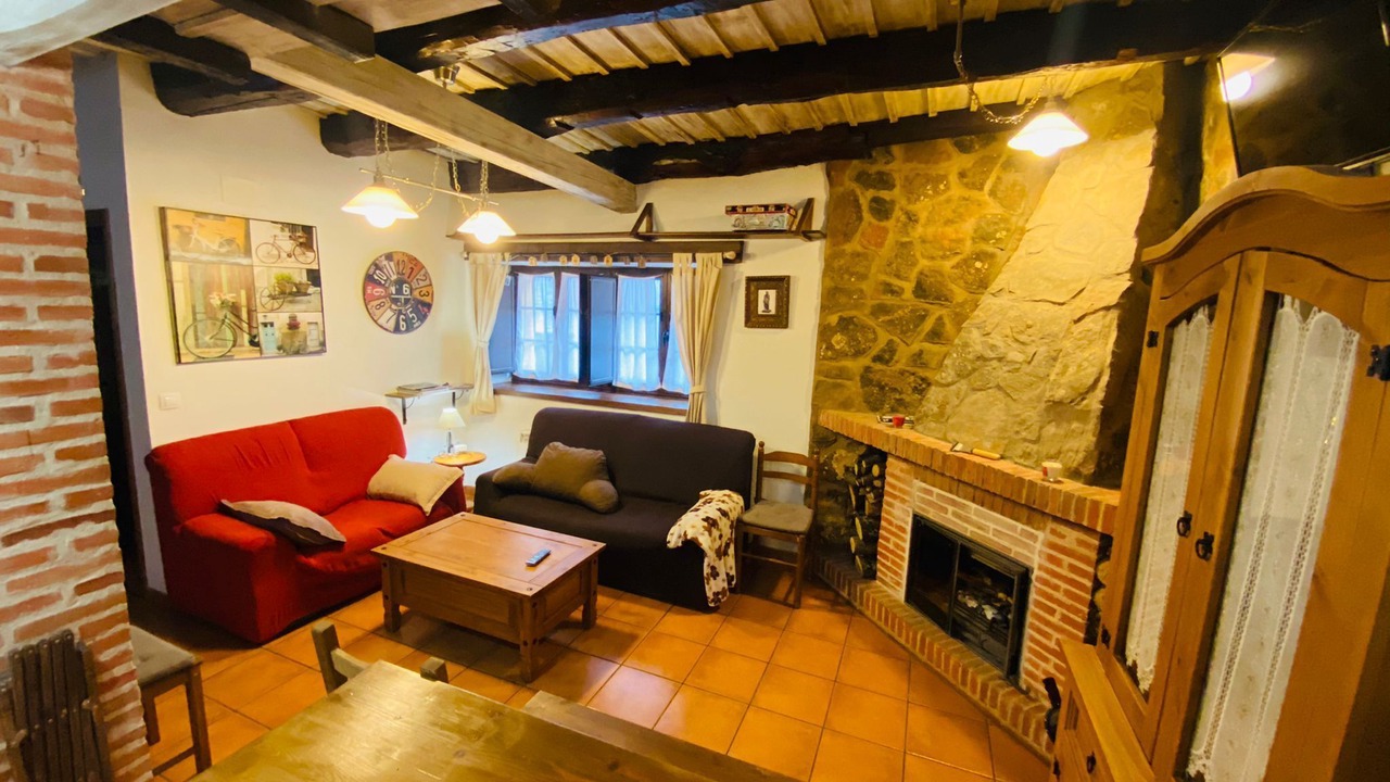 Photo of Livingroom in La Pola de Gordon