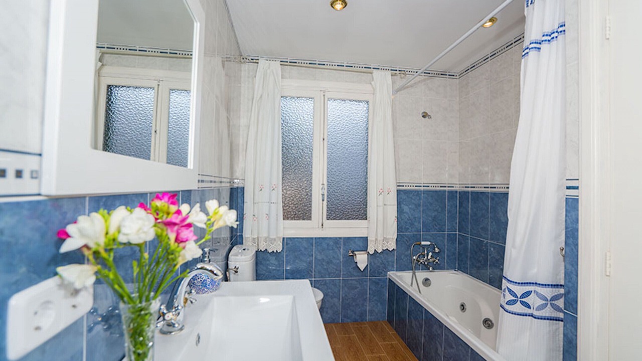 Photo of Bathroom in El Toro