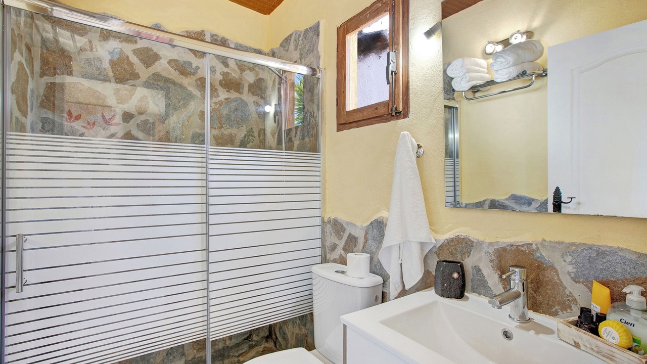 Photo of Bathroom in Arico