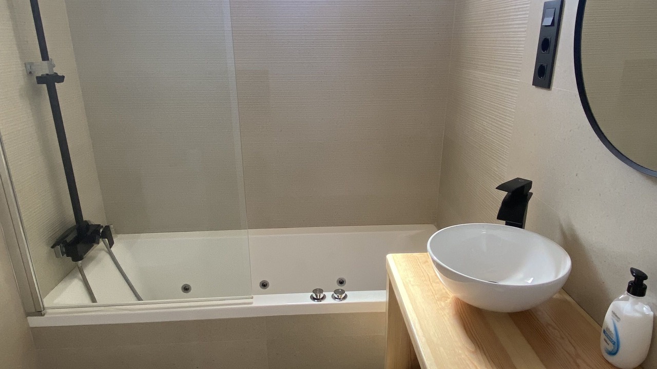 Photo of Bathroom in Los Geraeos