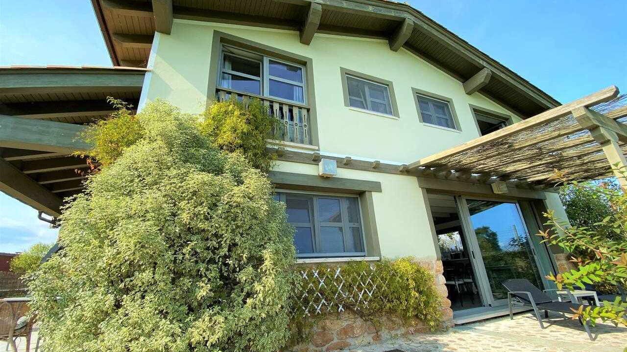 Photo of Patio Balcony in Parres