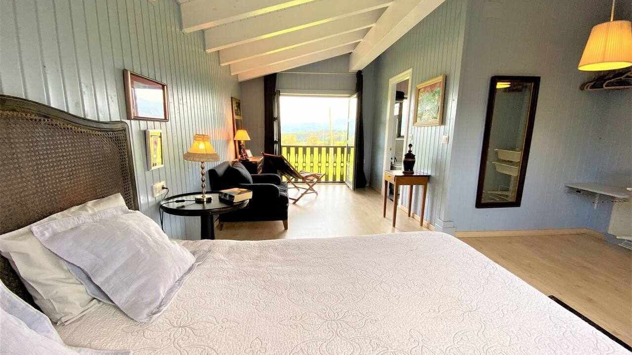 Photo of Bedroom in Parres