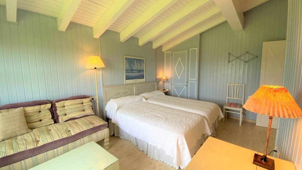 Photo of Bedroom in Parres