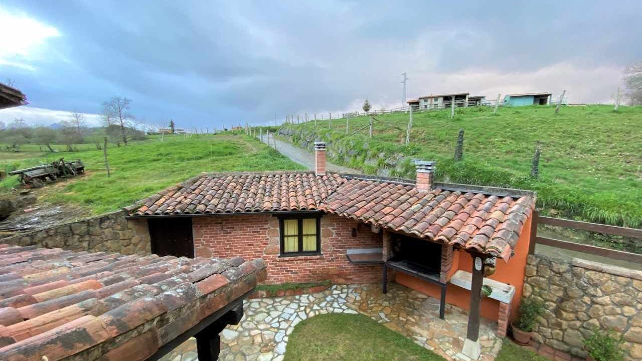 Photo of Outdoor in Parres
