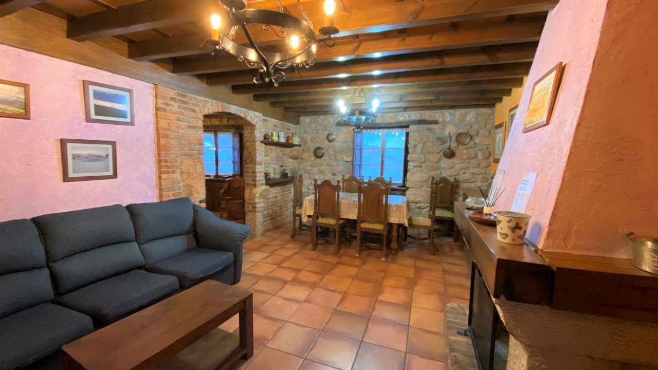 Photo of Bedroom in Parres