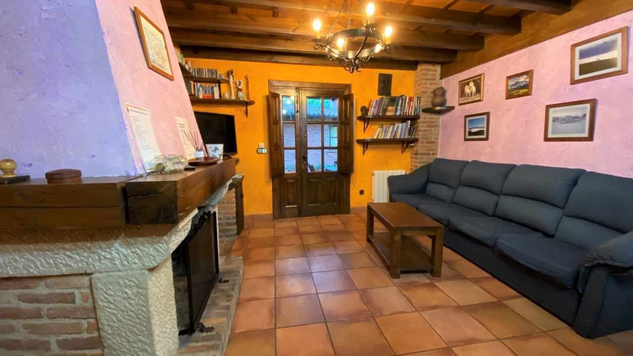 Photo of Bedroom in Parres
