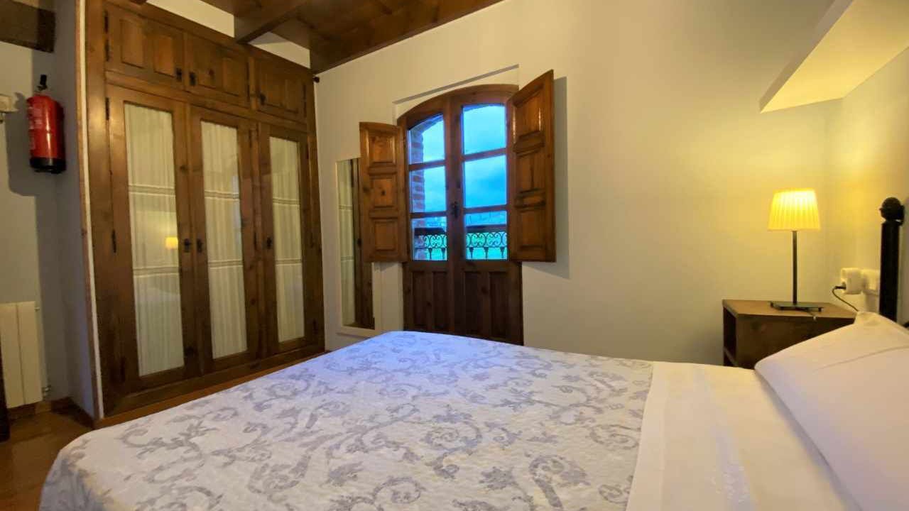 Photo of Bedroom in Parres