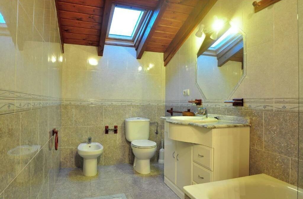 Photo of Bathroom in Parres Municipality