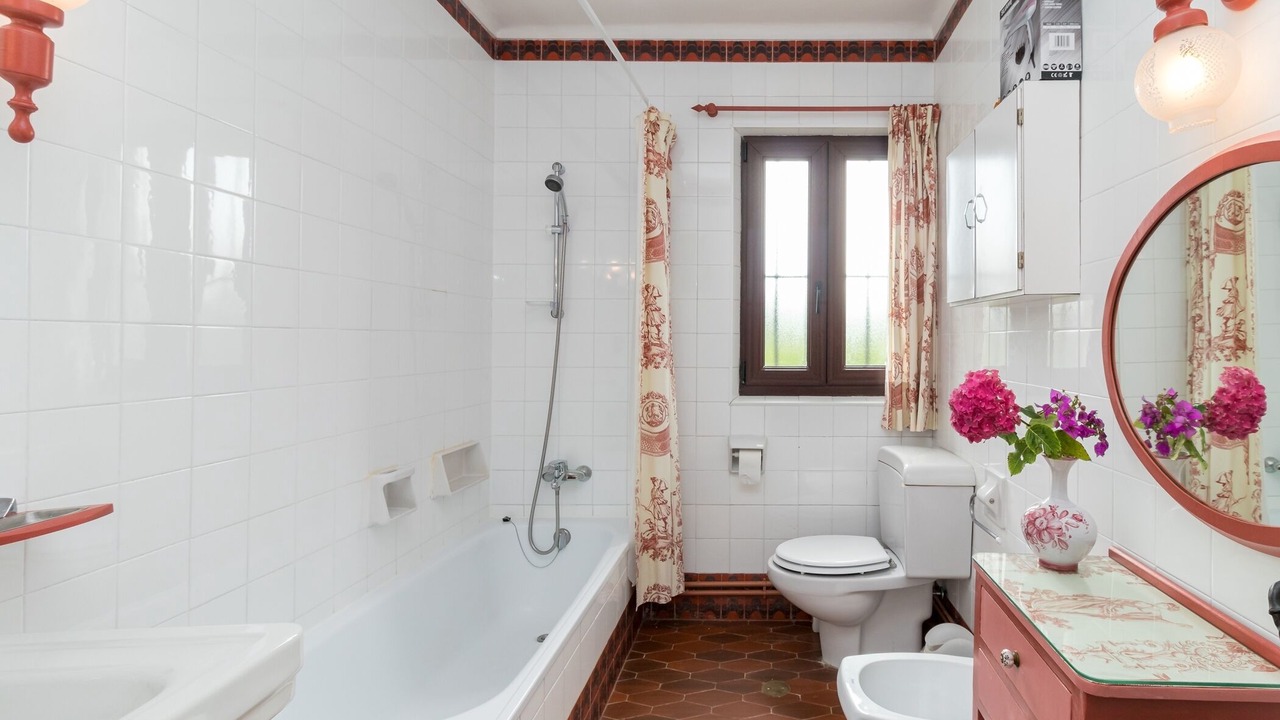 Photo of Bathroom in Santillana del Mar