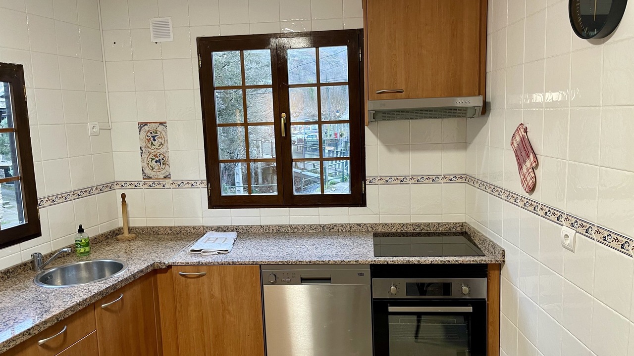 Photo of Kitchen in Montes de Valdueza