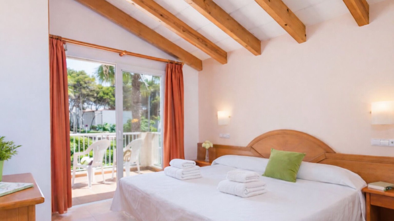 Photo of Bedroom in Cala Blanca