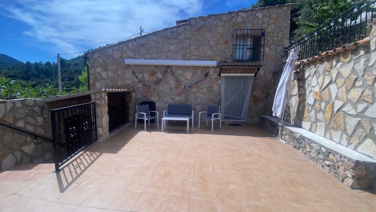Photo of Patio Balcony in La Casa de la Noguera