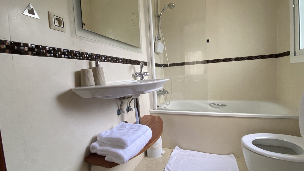 Photo of Bathroom in Lloret Blau