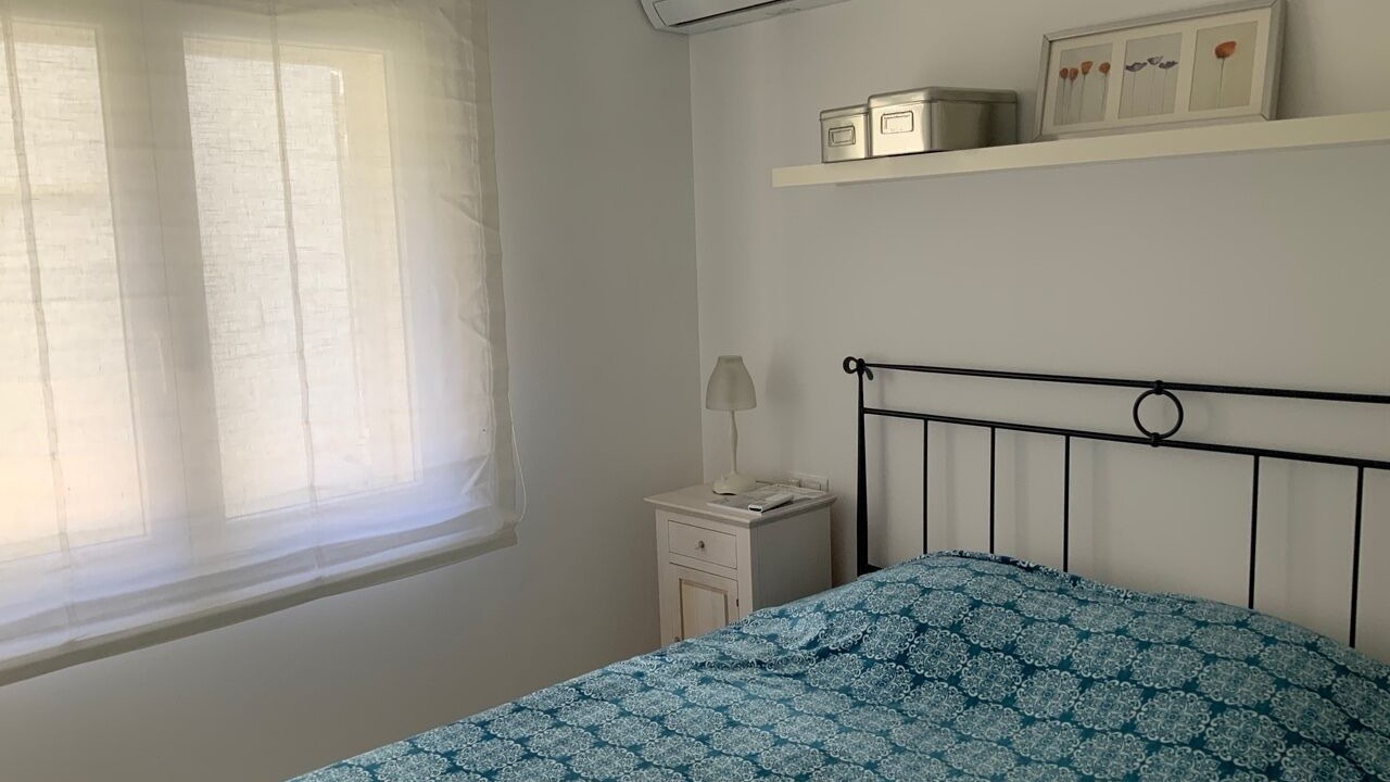 Photo of Bedroom in Roses Town Center