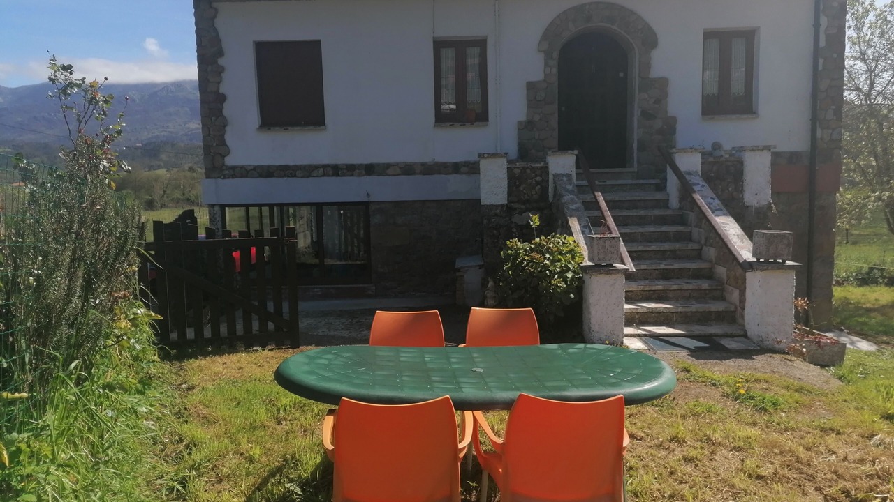 Photo of Outdoor in Sales