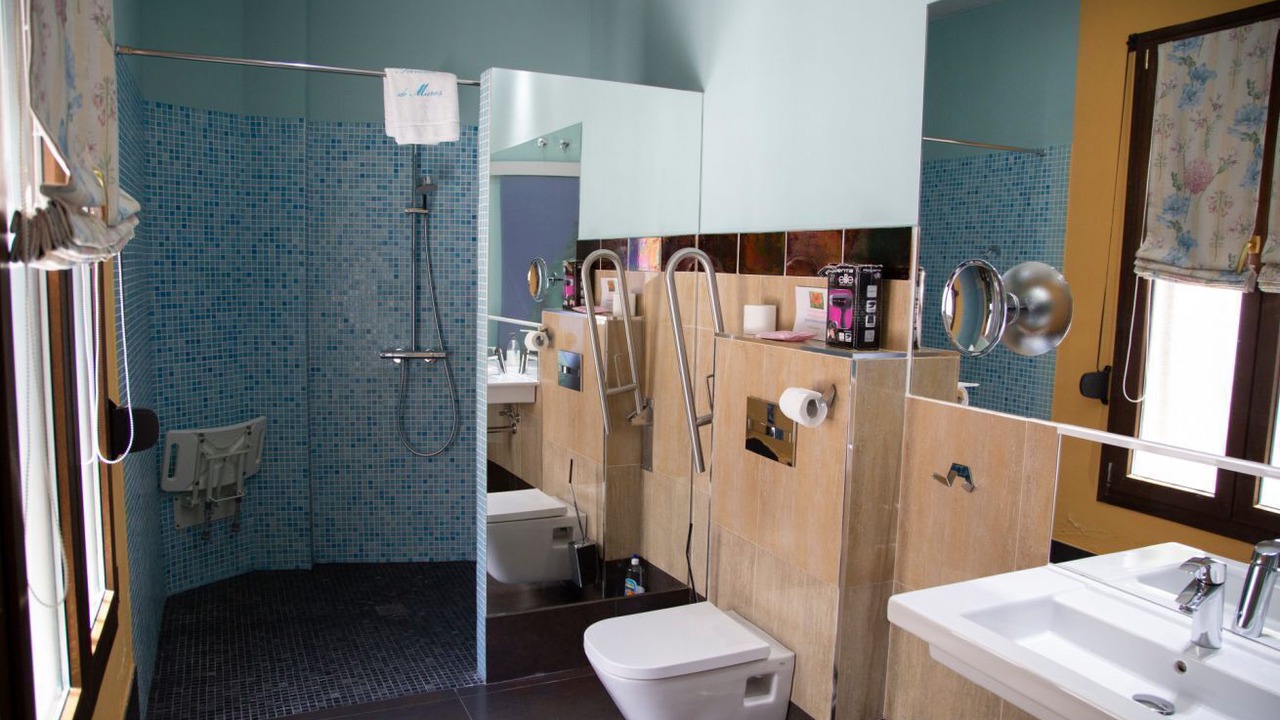Photo of Bathroom in Andujar