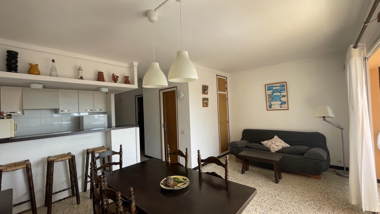 Photo of Livingroom in Tamariu
