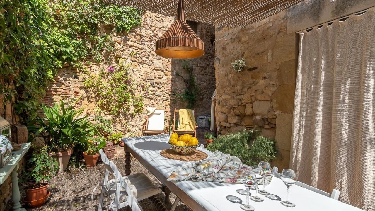 Photo of Outdoor in Peratallada