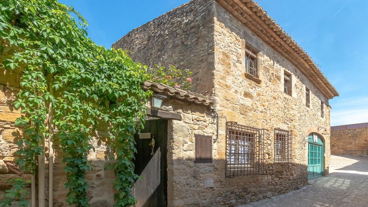 Photo of Outdoor in Peratallada