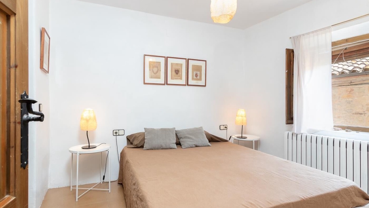 Photo of Bedroom in Peratallada