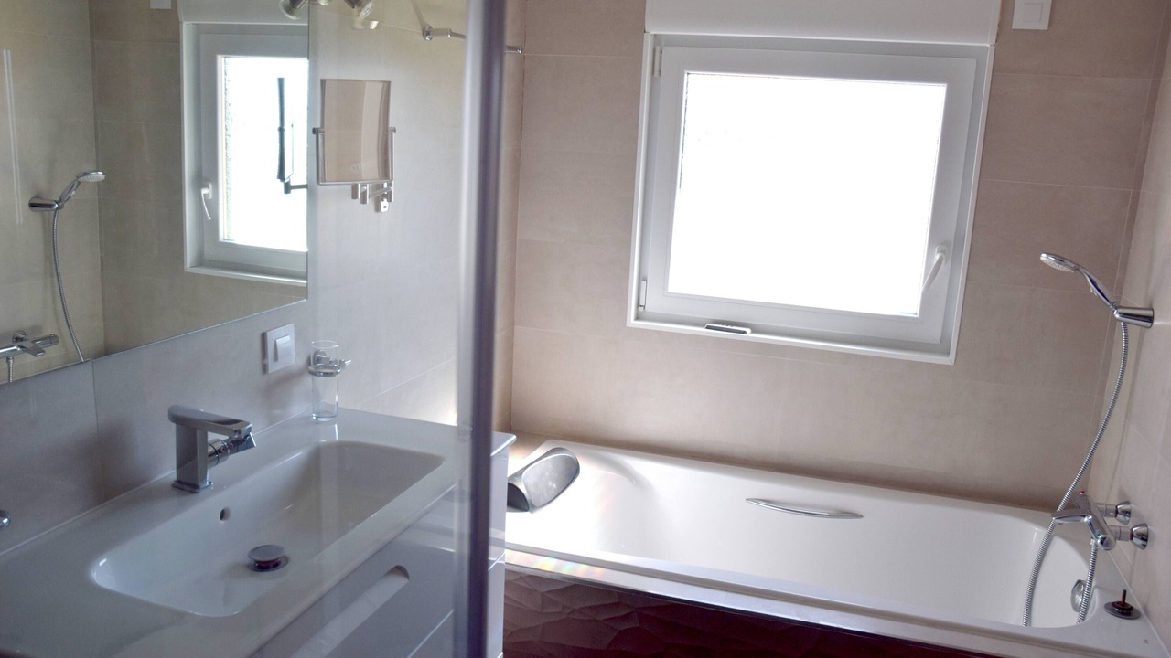 Photo of Bathroom in Palau-Saverdera
