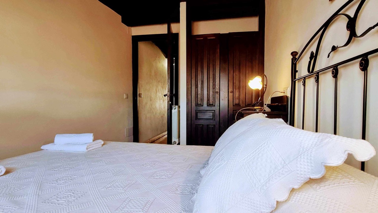 Photo of Bedroom in Naves