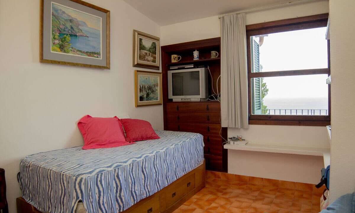 Photo of Bedroom in Banyalbufar